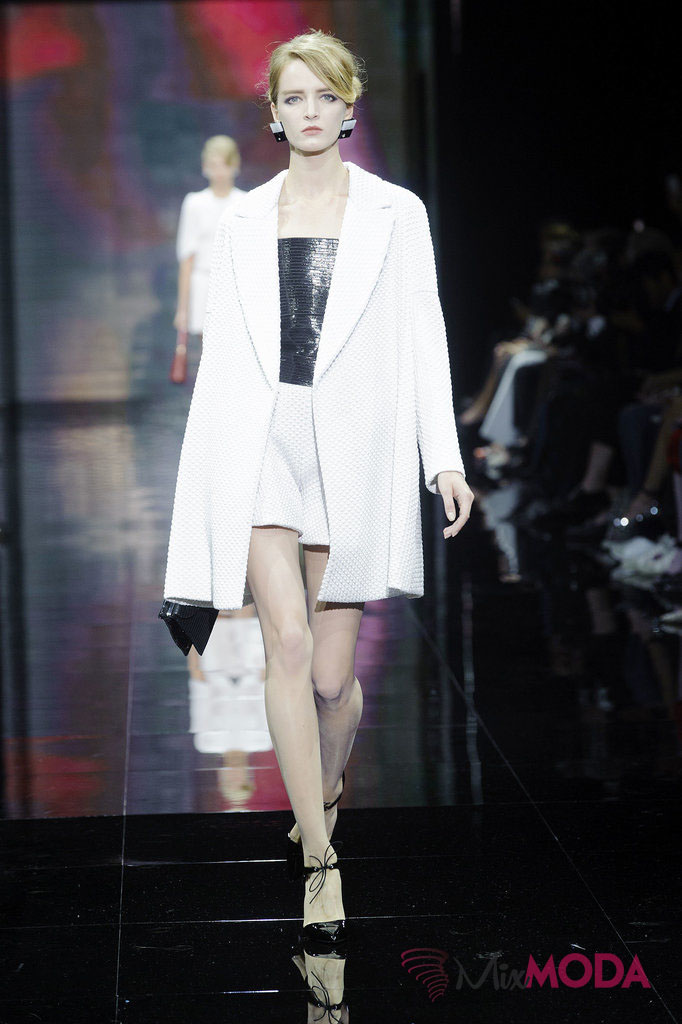 Giorgio-Armani-Prive-Haute-Couture-Fall-2014-1
