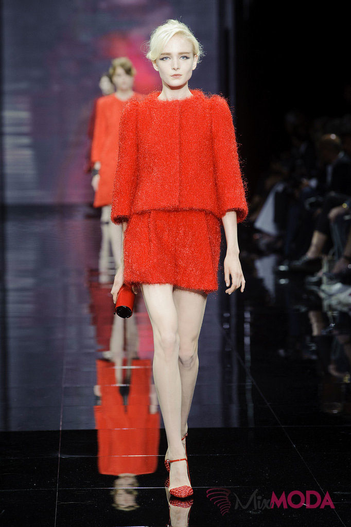 Giorgio-Armani-Prive-Haute-Couture-Fall-2014-16