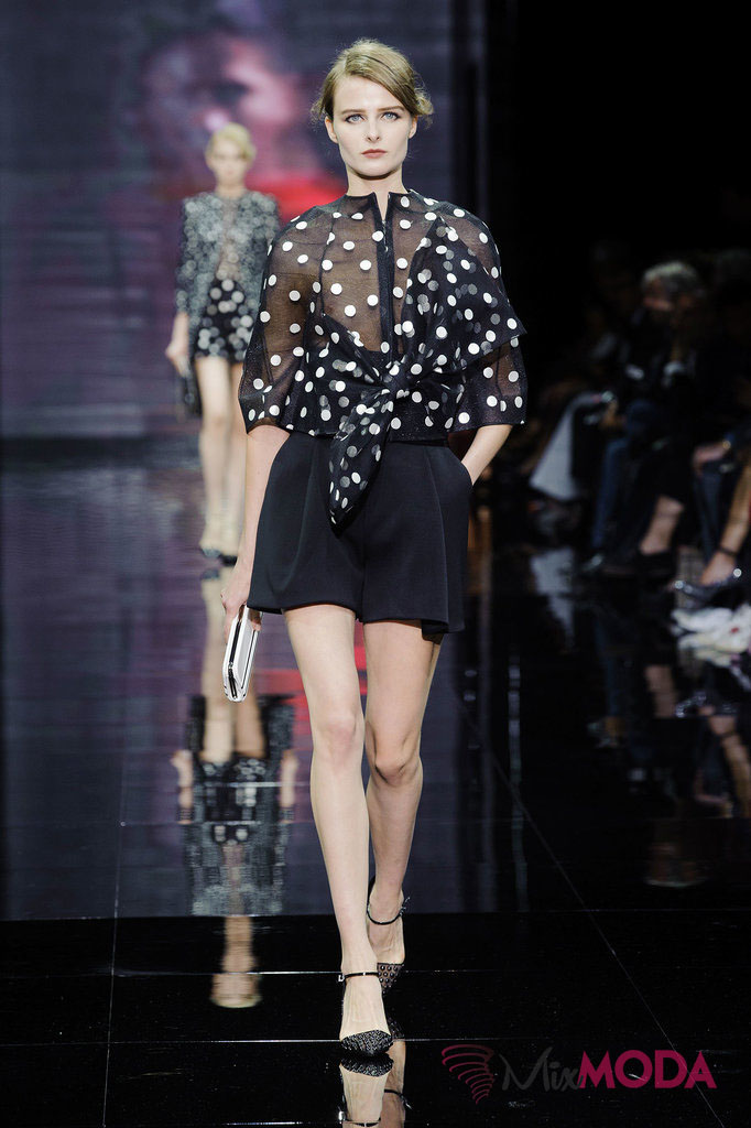 Giorgio-Armani-Prive-Haute-Couture-Fall-2014-17