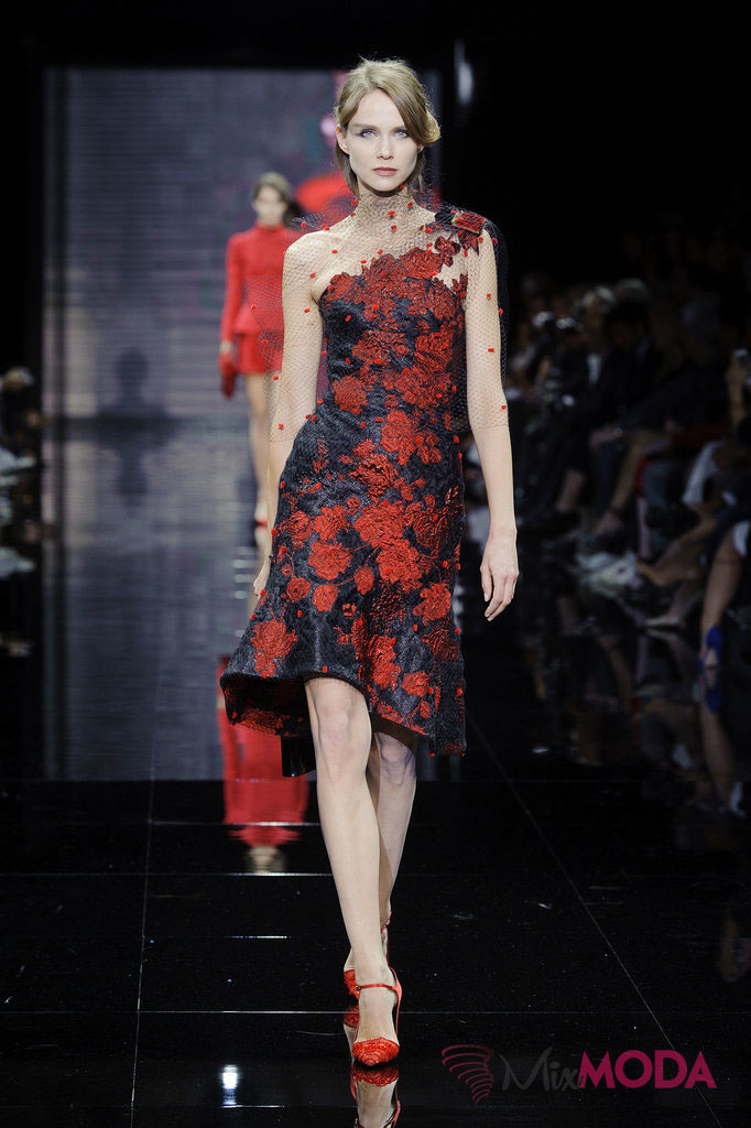 Giorgio-Armani-Prive-Haute-Couture-Fall-2014-20