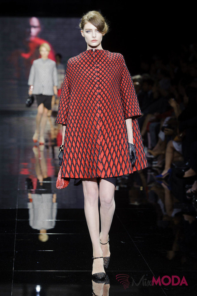 Giorgio-Armani-Prive-Haute-Couture-Fall-2014-25