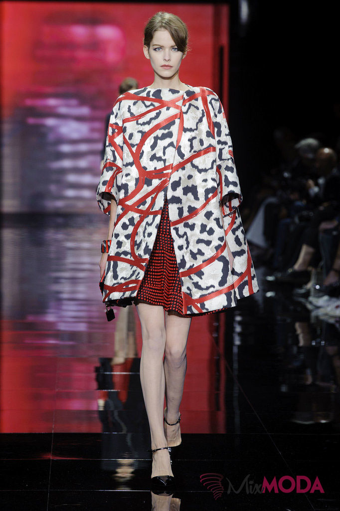 Giorgio-Armani-Prive-Haute-Couture-Fall-2014-29