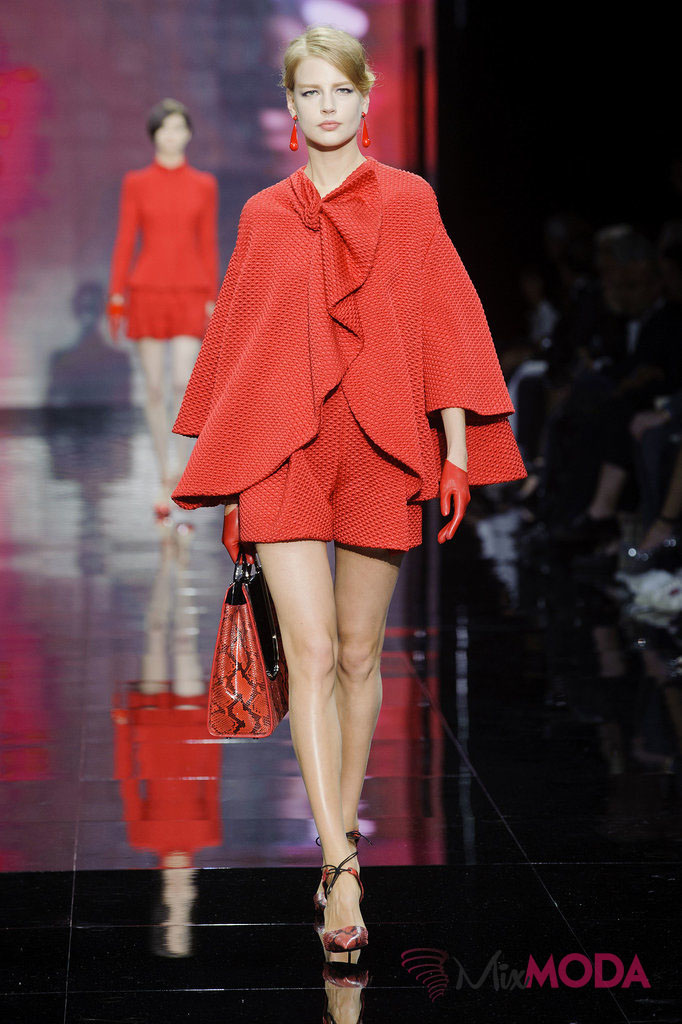 Giorgio-Armani-Prive-Haute-Couture-Fall-2014-3