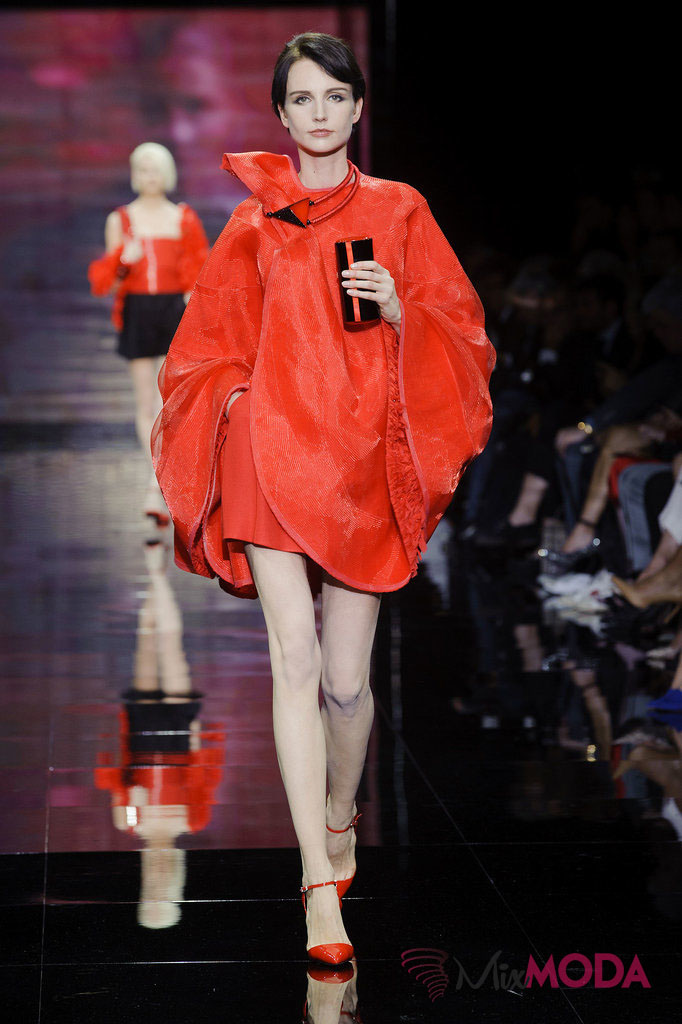 Giorgio-Armani-Prive-Haute-Couture-Fall-2014-30