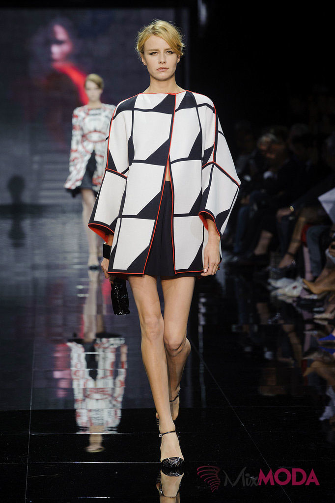 Giorgio-Armani-Prive-Haute-Couture-Fall-2014-36