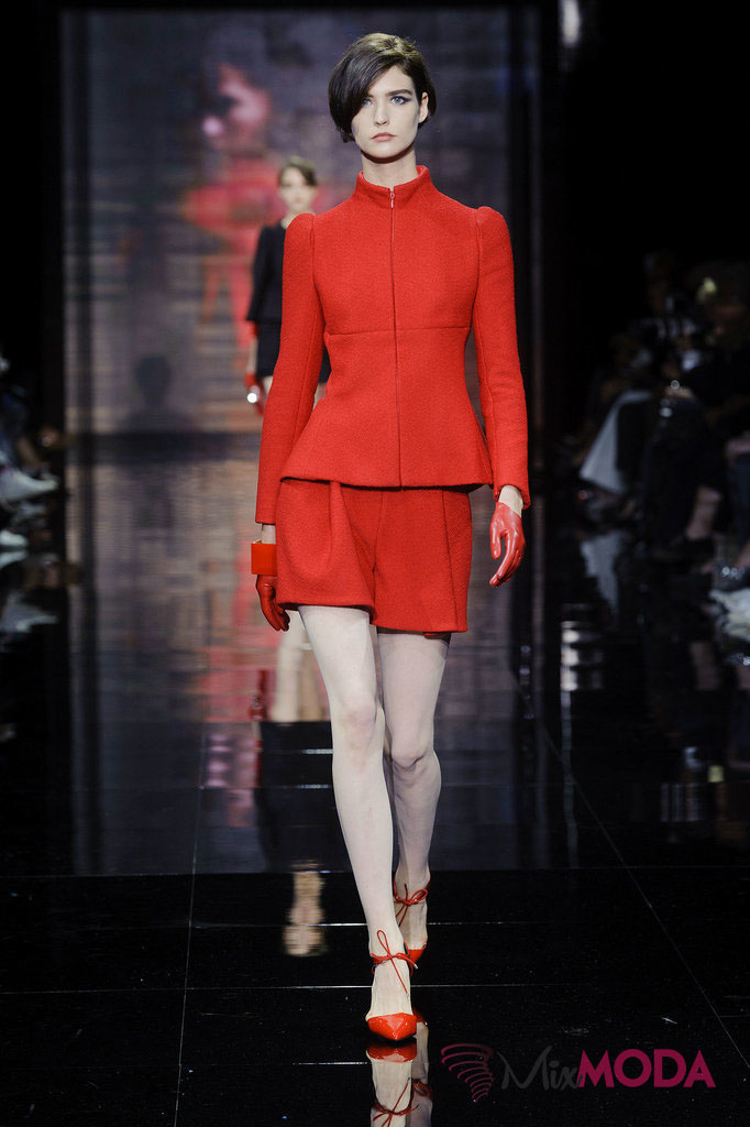 Giorgio-Armani-Prive-Haute-Couture-Fall-2014-4