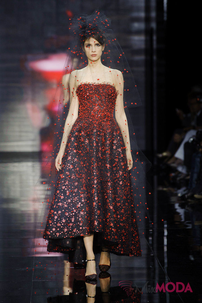 Giorgio-Armani-Prive-Haute-Couture-Fall-2014-43