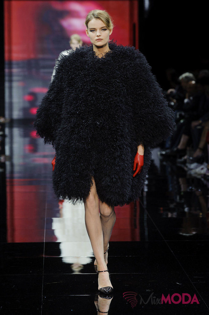 Giorgio-Armani-Prive-Haute-Couture-Fall-2014-54