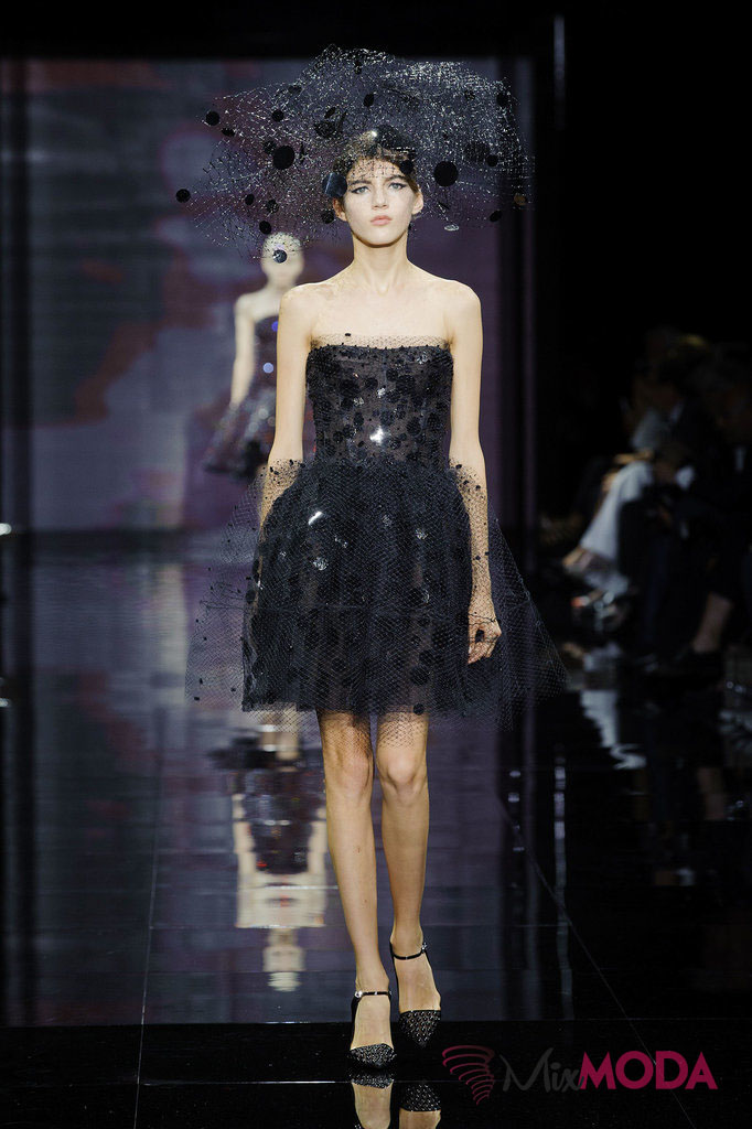 Giorgio-Armani-Prive-Haute-Couture-Fall-2014-60