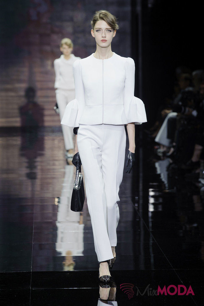 Giorgio-Armani-Prive-Haute-Couture-Fall-2014-7